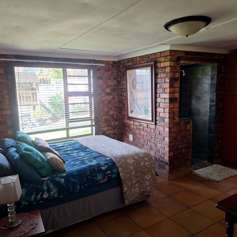 5 Bedroom Property for Sale in Gonubie Eastern Cape